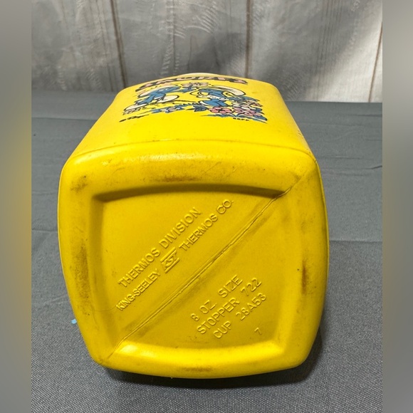 Vintage Kong Seeley 1980 Smurfs Thermos - Picture 4 of 5